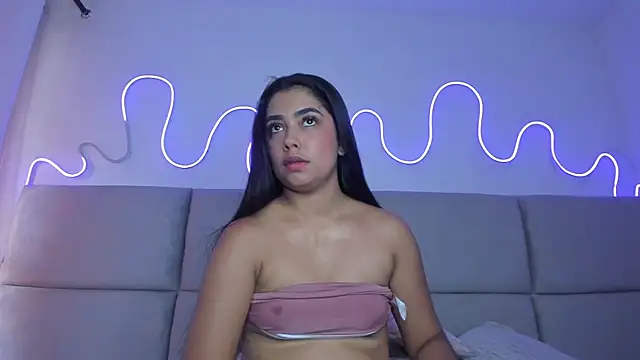 Yiiraaa1's Live XXX Chat