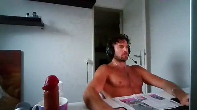 alpha-hunk Live XXX Chat