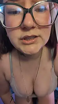 HunnyyLove Chat XXX live