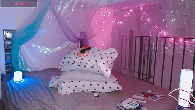 candy_lina Show in webcam