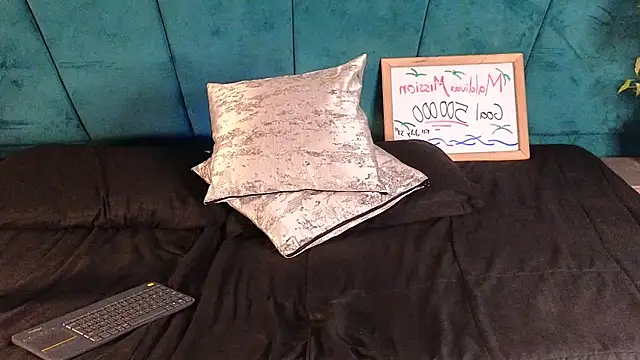 Aaron_Eze Show Webcam