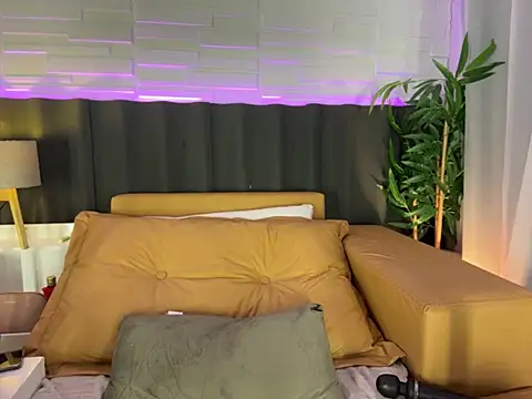 LunahMiller Chat XXX live