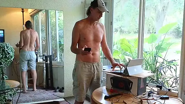 eliberator1777 Show in webcam