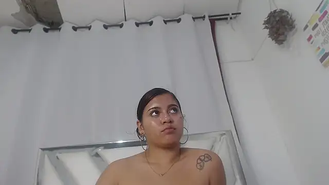 Živý XXX chat AlannaHarper