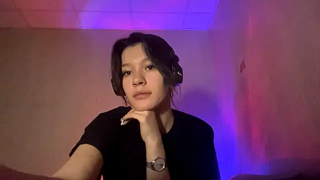 RoniBraccia's Live XXX Chat