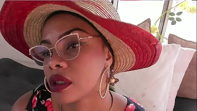 دردشة Reve_Damour الجنسية المباشرة