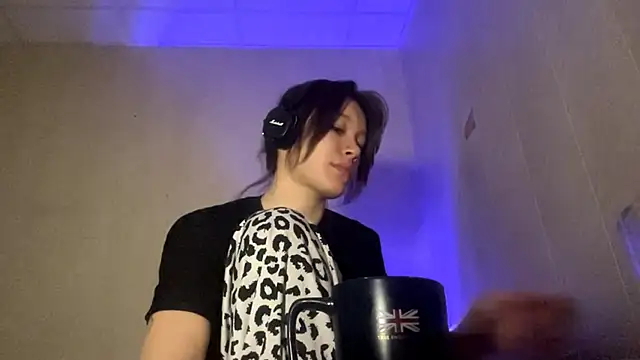 RoniBraccia's Live XXX Chat