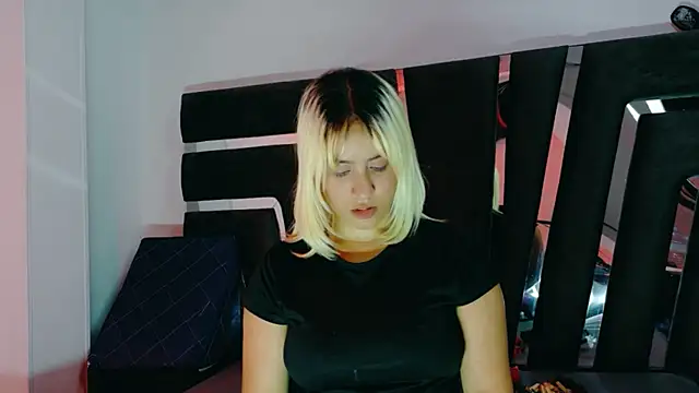 Pokazy przed kamerką – AliceandMax