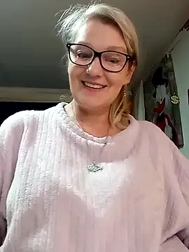 irinamaux Chat XXX live