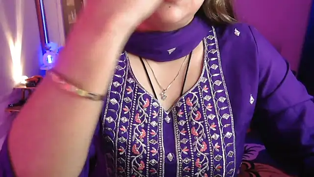 Mitikaan Live XXX chat