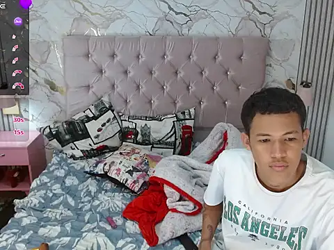 PhillipCox's Live XXX Chat