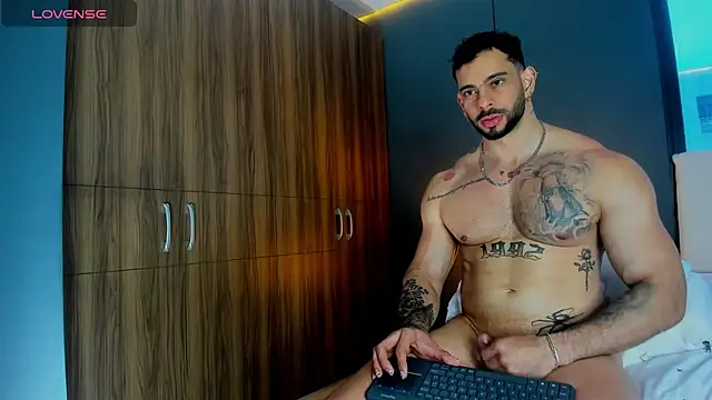 massimo_visconti live XXX chat