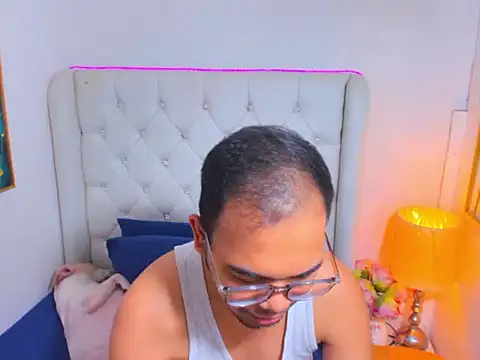AsianZero Webcamshow