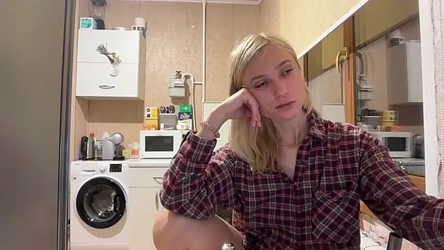 AngelJeni Adlı Modelin Canlı XXX Sohbeti