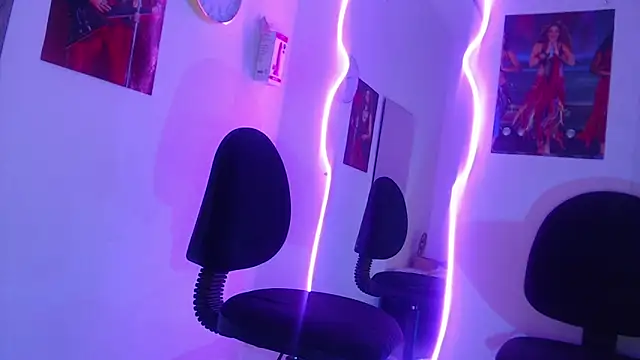Czat XXX na żywo – Wen-18
