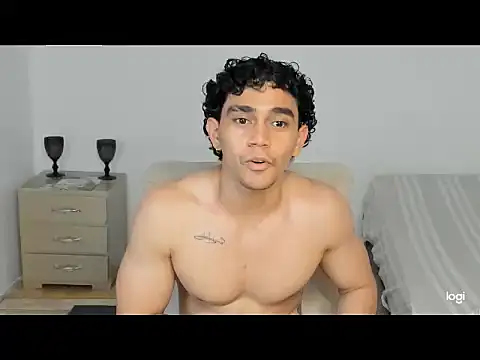 Pokazy przed kamerką – mateo_jack