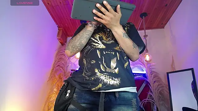 XXX chat uživo modela Nickk_21_