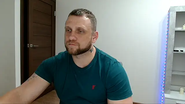 B-L-O-N-D: вебкам-шоу