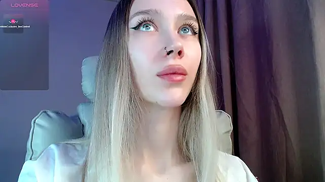 XXX chat uživo modela Des_ch