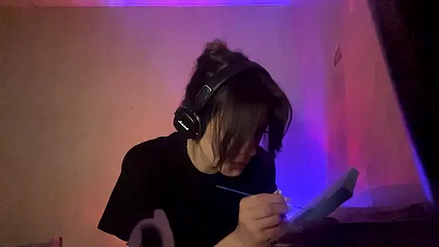 RoniBracciaのライブXXXチャット