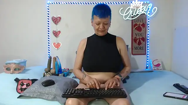 loquitaqueen011のウェブカメラショー