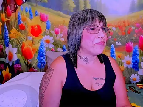 indianroxy's Live XXX Chat