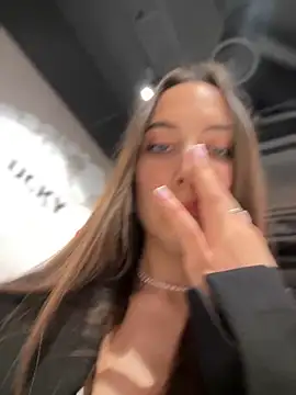 ICrazyOneIRL Adlı Modelin Canlı XXX Sohbeti