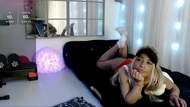 SarahRaynex Adlı Modelin Canlı XXX Sohbeti