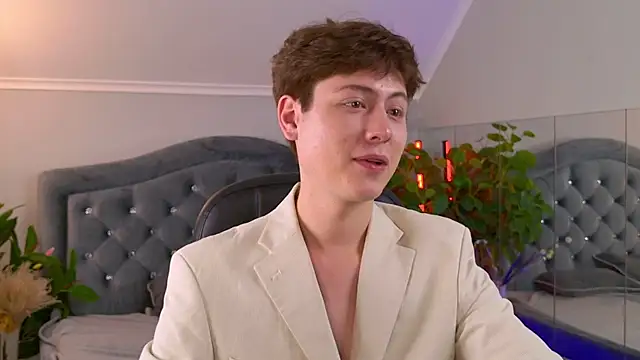 Mark_Ian_ Show in webcam