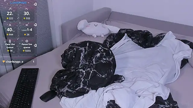 Show modela mothkink na web-kameri