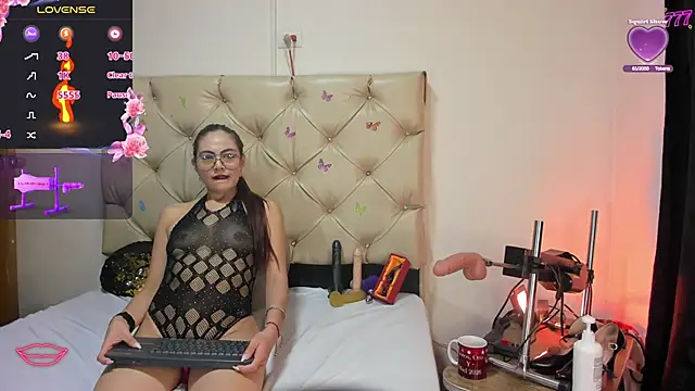 cleopatraa Adlı Modelin Canlı XXX Sohbeti