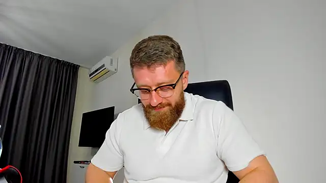 Findom_guy Adlı Modelin Canlı XXX Sohbeti