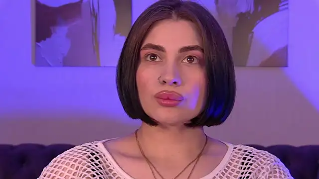 AdrianaToress élő XXX-chatje