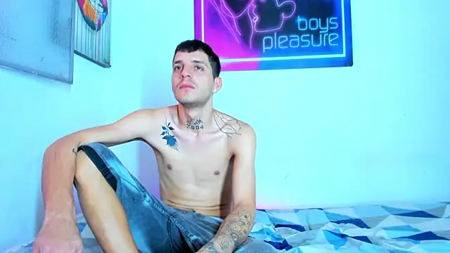 Pleasure_boys_hot Adlı Modelin Web Kamerası Şovu