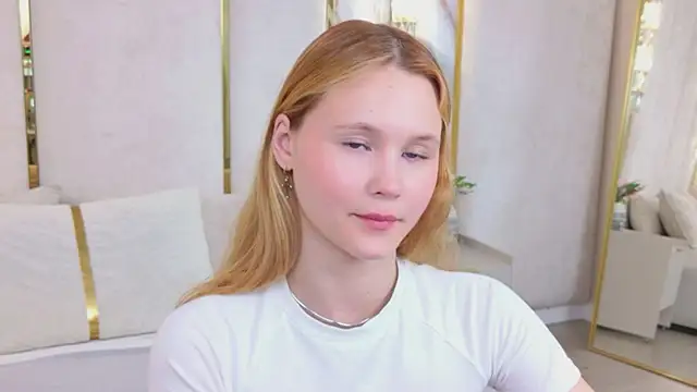 AmeliRoyse Adlı Modelin Canlı XXX Sohbeti