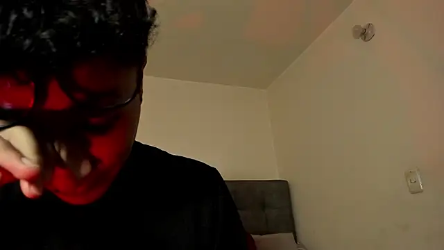 Adonibaskerville4 webkamerás műsora