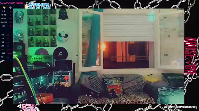 AteneaDolly Webcam show