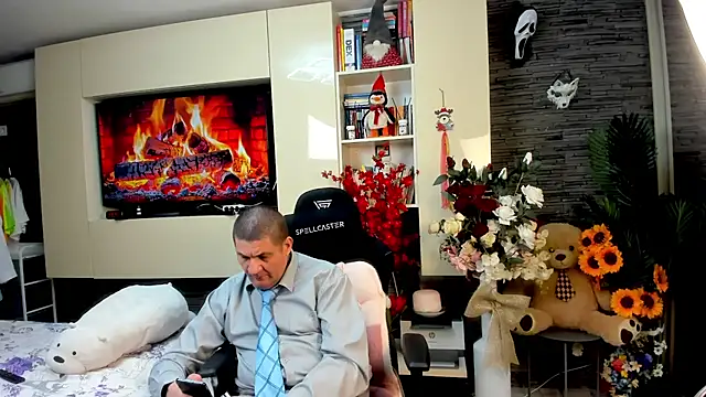 Show modela SpartacusDaddy48 na web-kameri
