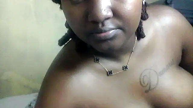Silky_siren24 Adlı Modelin Canlı XXX Sohbeti