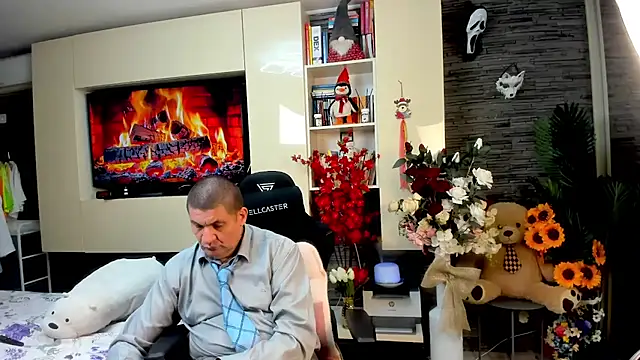 SpartacusDaddy48 Adlı Modelin Canlı XXX Sohbeti