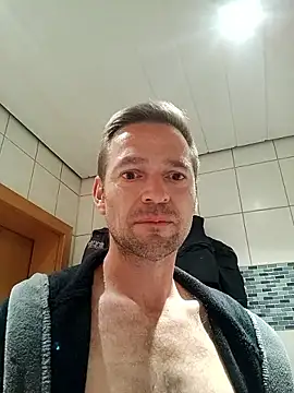 janosch319 live XXX chat