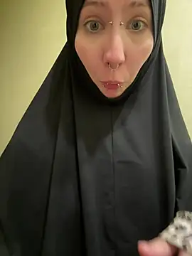 DangerousCutie Show in webcam