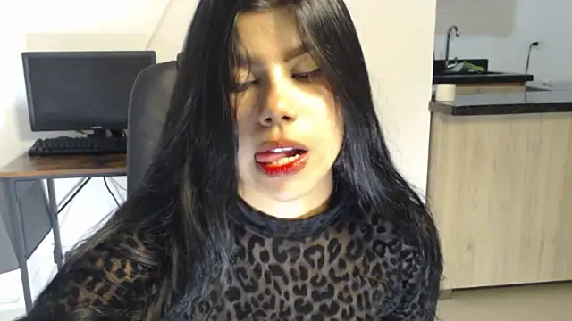 AlejandraScott Adlı Modelin Canlı XXX Sohbeti