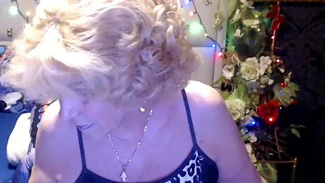 HappyWomanOn Live XXX-Chat