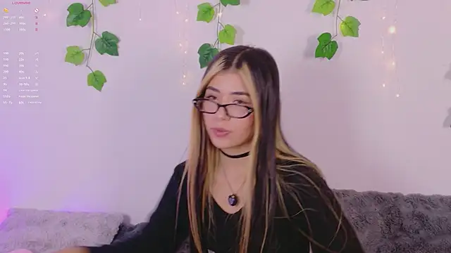 _violleta Adlı Modelin Web Kamerası Şovu