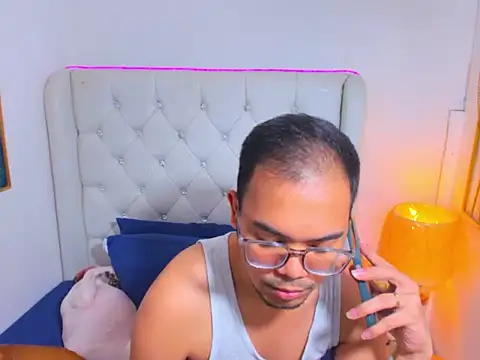 عرض كام AsianZero