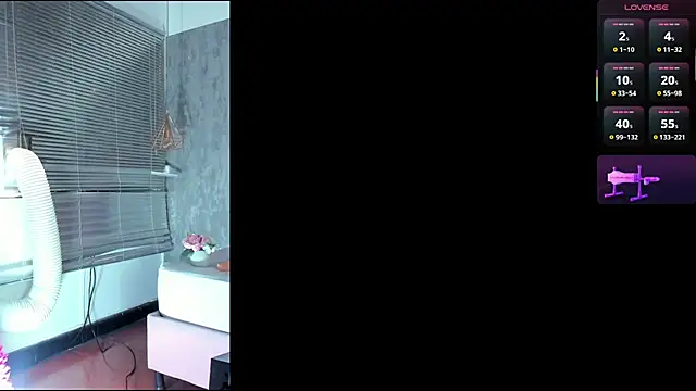 naomidibello's Webcam Show