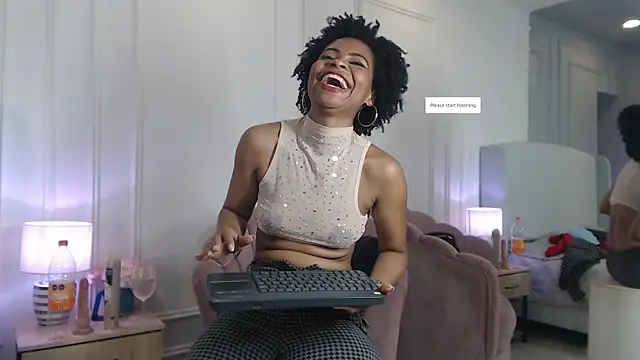 ChantalGarner live XXX chat