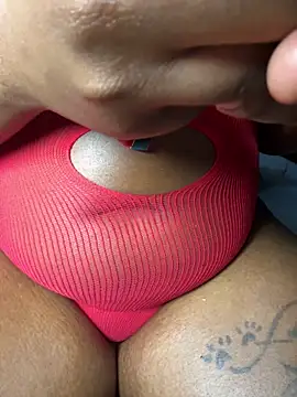 Hugemassivebootie Live XXX-Chat
