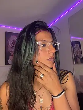 SamathaMay Adlı Modelin Canlı XXX Sohbeti